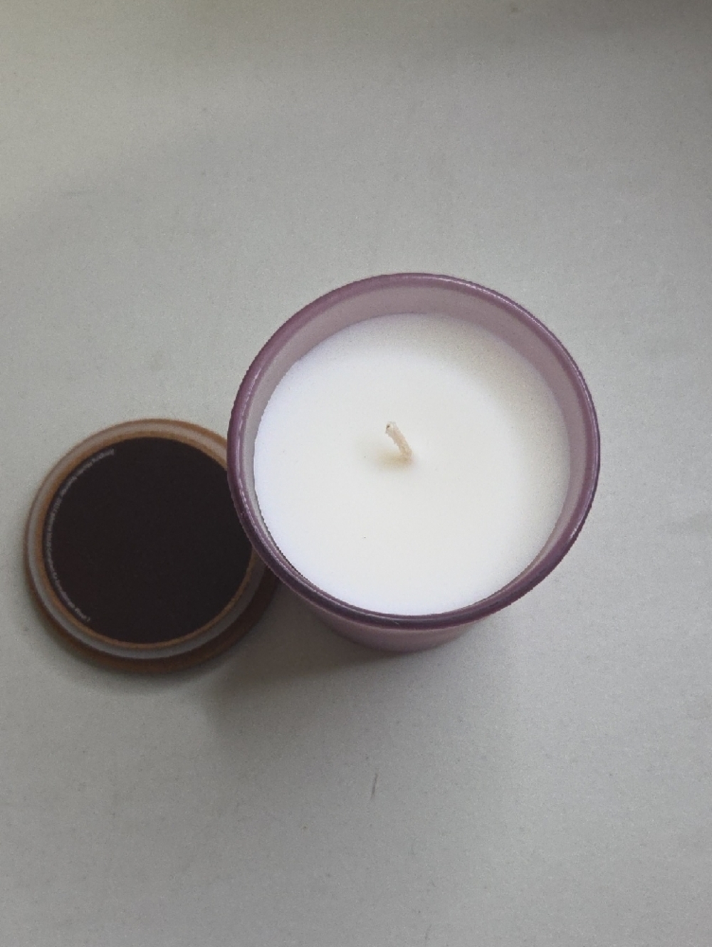 Chesapeake Bay Cranberry Dahlia Candle - Picture 2 of 3